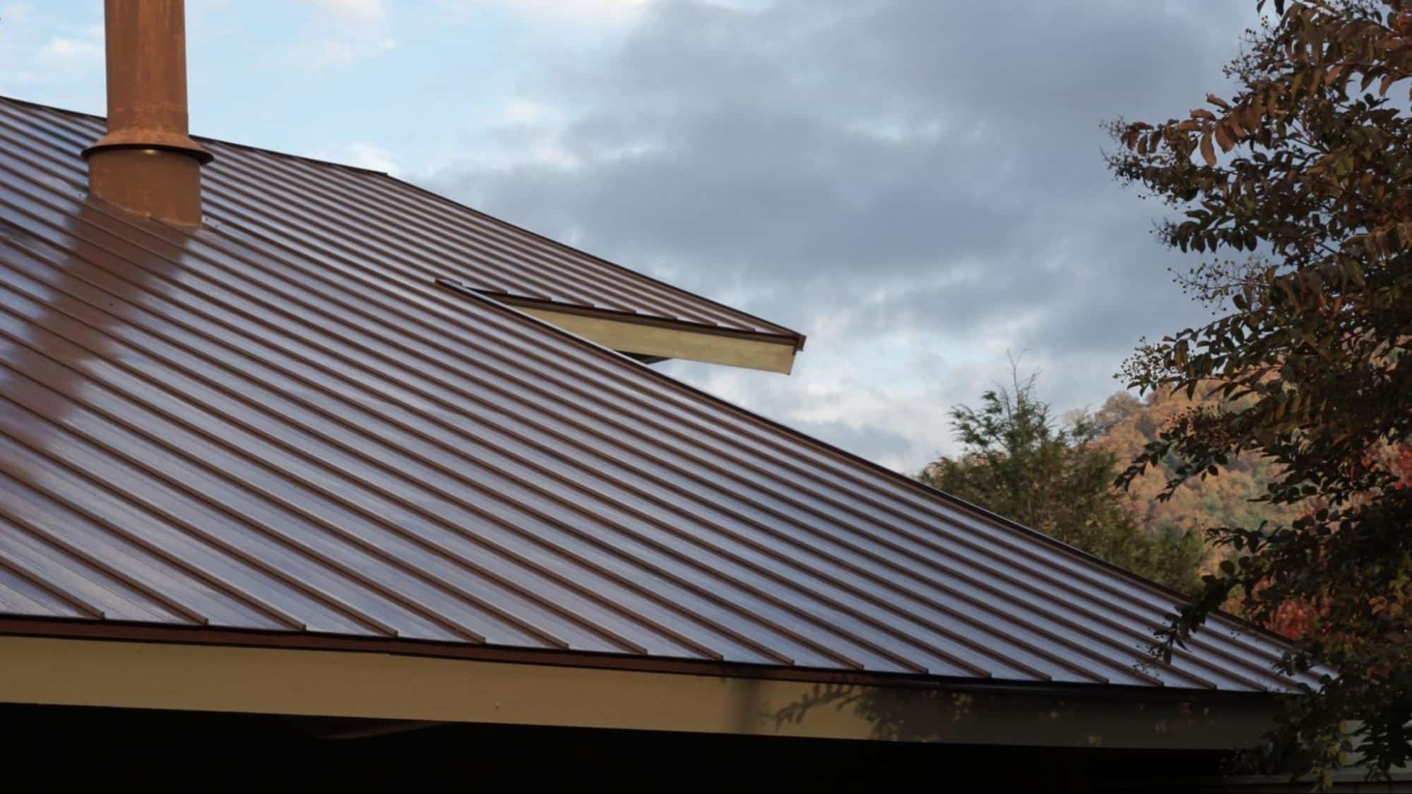 metal roofing, highlighting the metal roofing installation cost and what it depends on